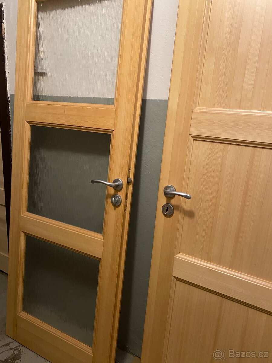 Použité dveře pravé, prosklené