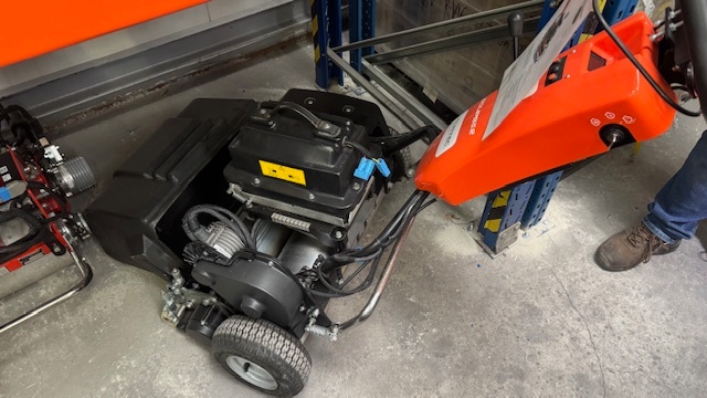 Vřetenová sekačka bateriová Jacobsen Eclipse 2 použitá