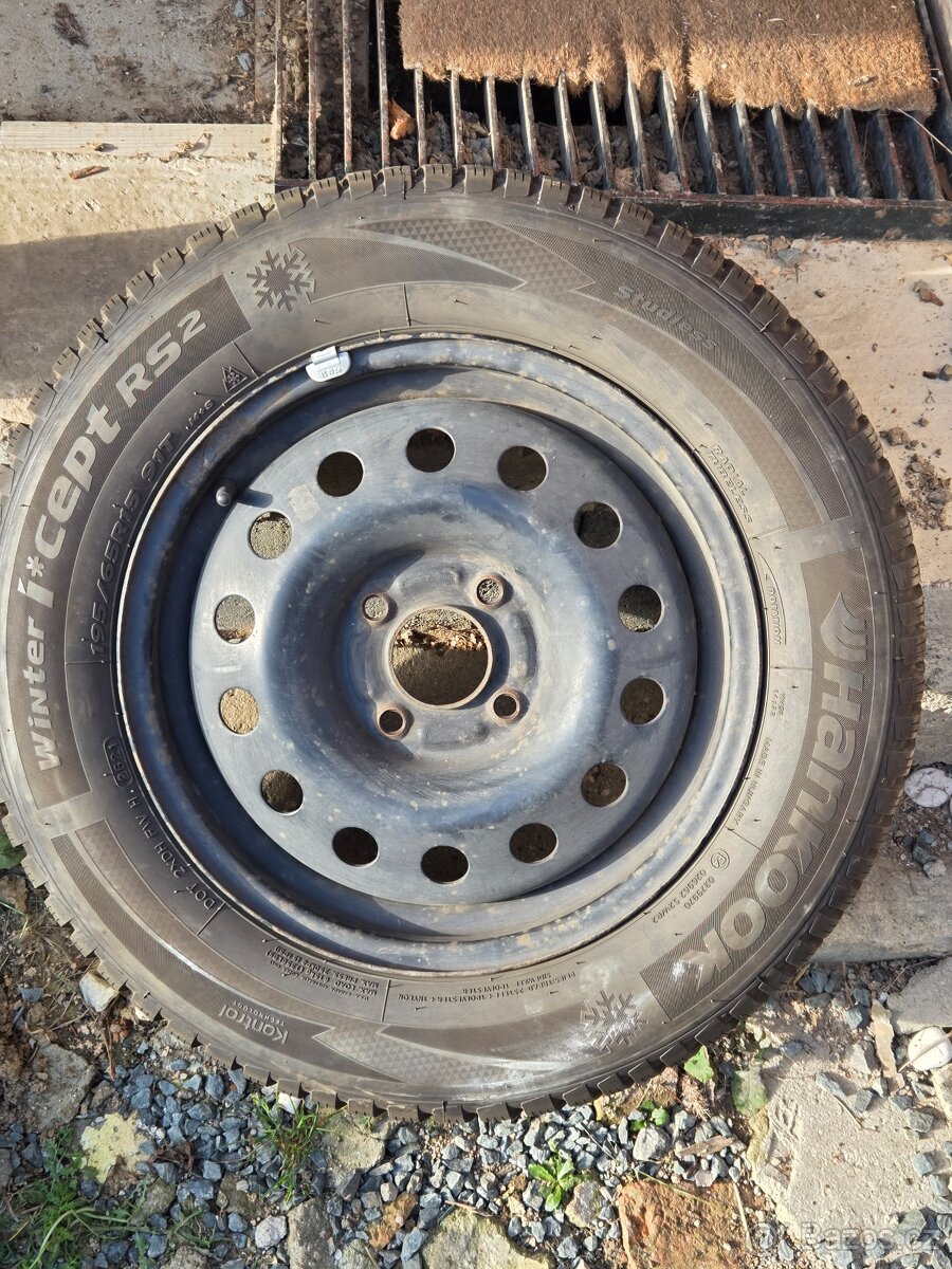 Zimni Hankook 195/65 R15