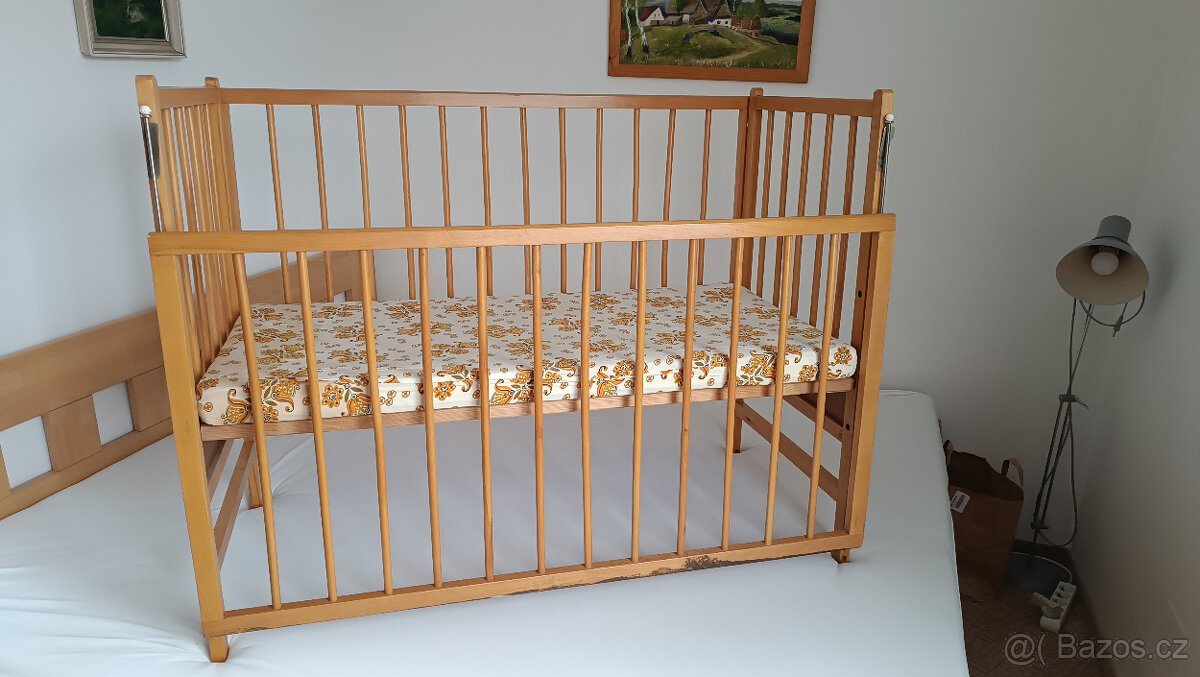 dětská postel se zábranou
