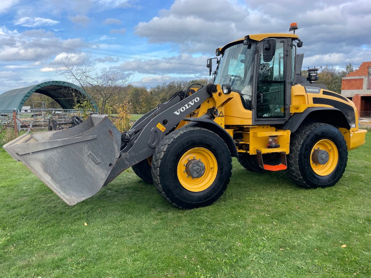 Čelní kolový nakladač Volvo L45H 9 808 mth 10 500 kg
