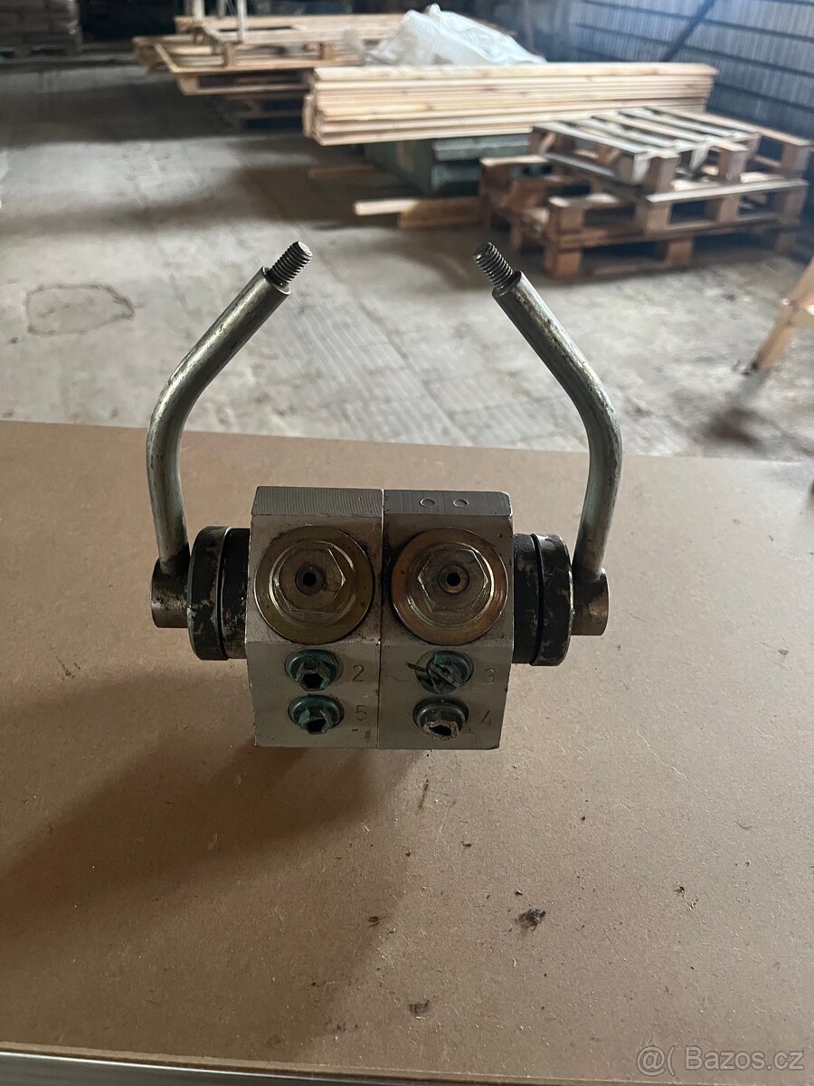 Hydraulický rozdělovač