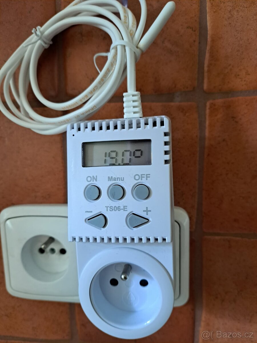 Tepelně spínaná zásuvka s externím čidlem, typ TS06-E