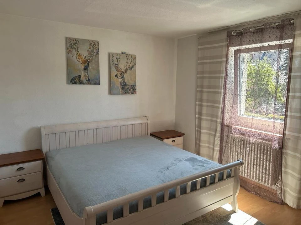 Masivní ložnice v mediteránském stylu (3433)