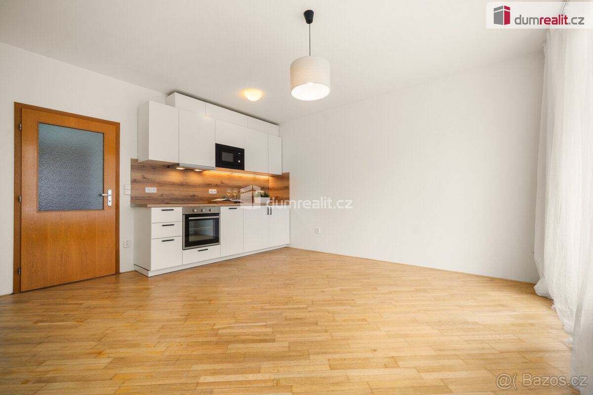Pronájem bytu 1+kk 33 m2 P10 Strašnice novostavba terasa