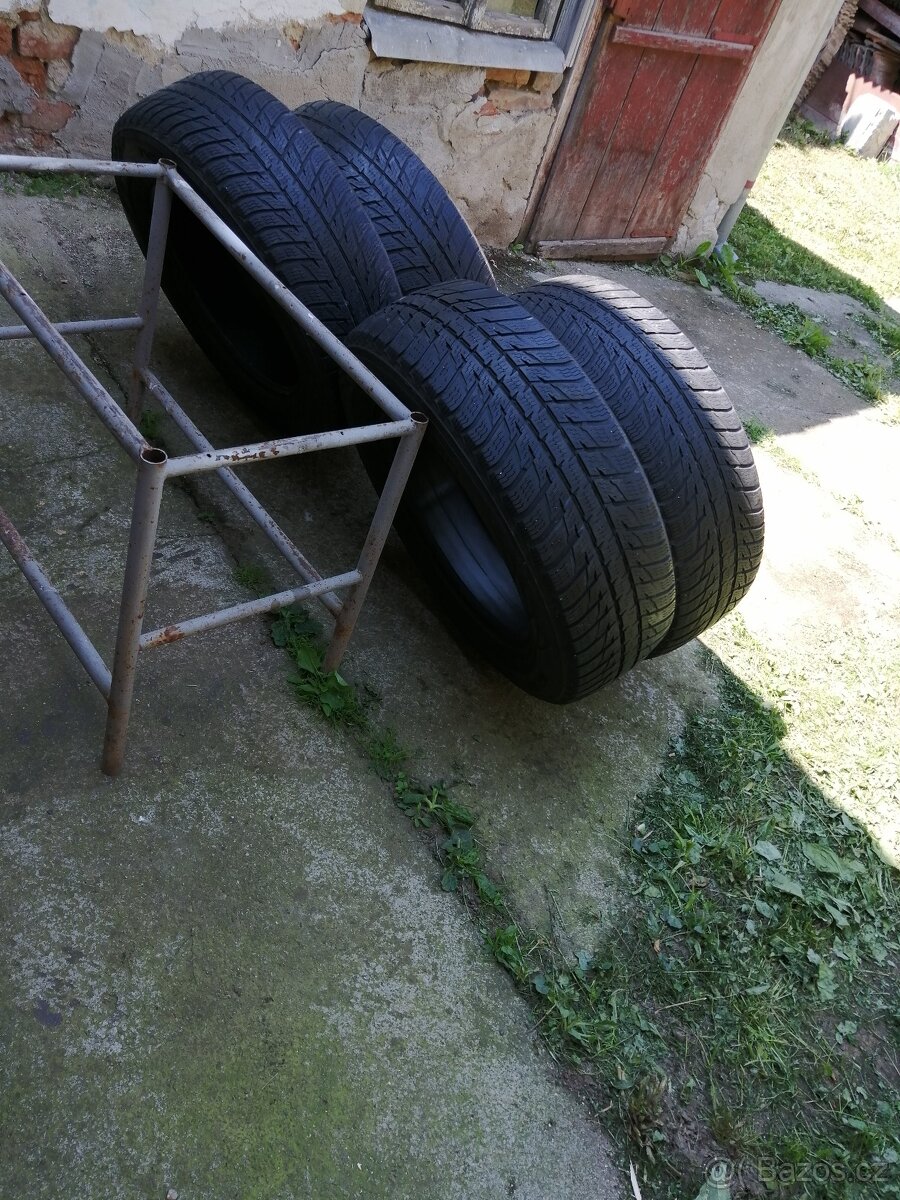 Prodám pneu Nokian zimní 225/65R17 106H XL,rok 25/20