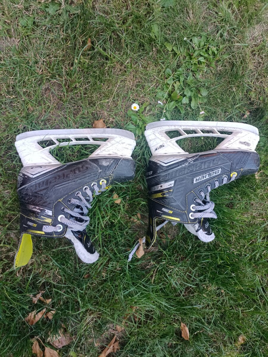 Dětské hokejové brusle Bauer Supreme s 35