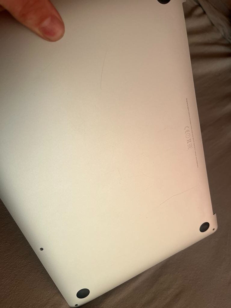Macbook pro 13 2016 A1706 spodní kryt
