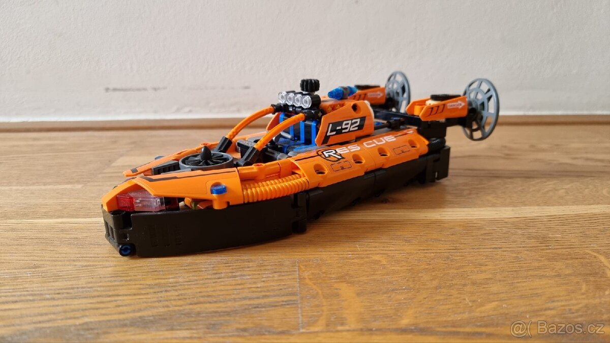 Lego TECHNIC-Rescue Hovercraft-42120