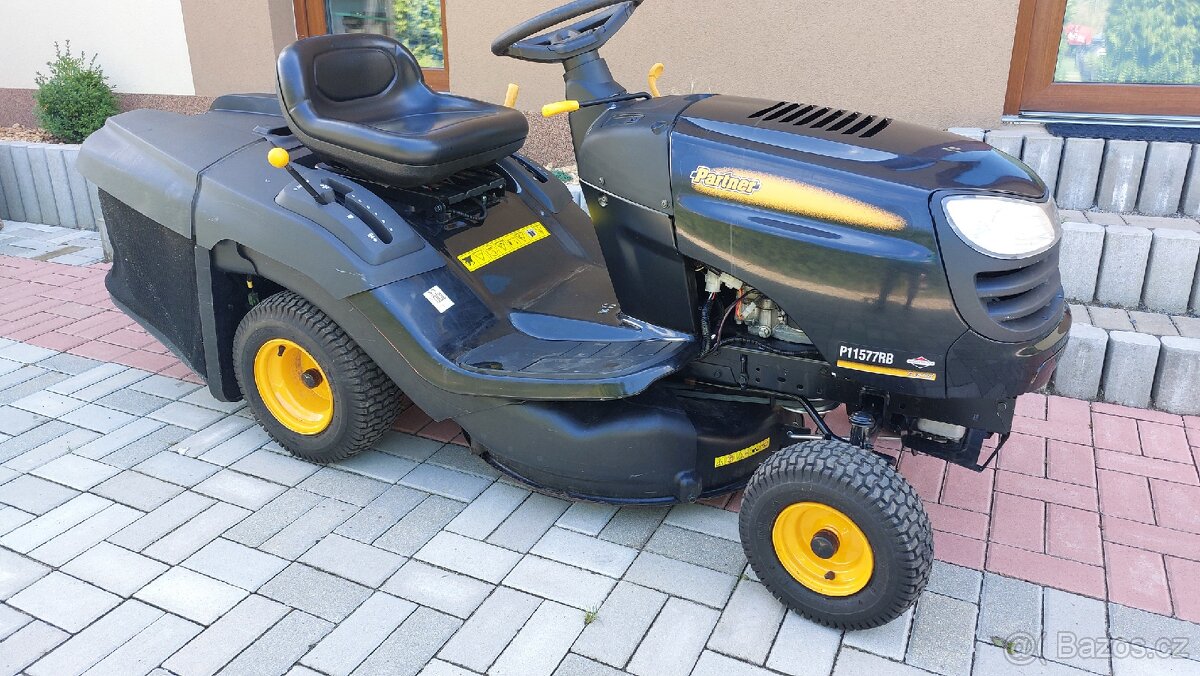 Zahradní traktůrek
