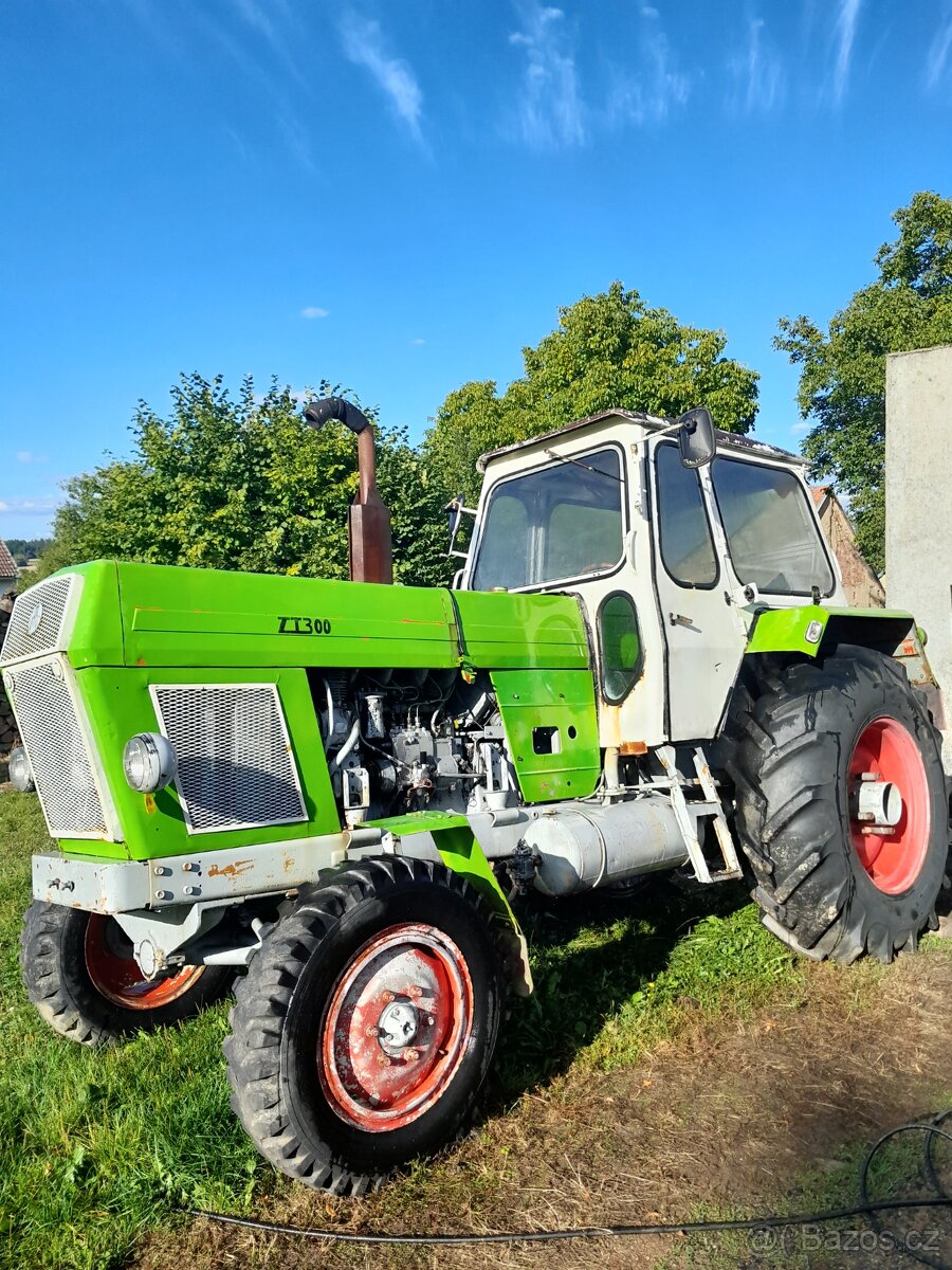 Zt 300 bez SPZ.