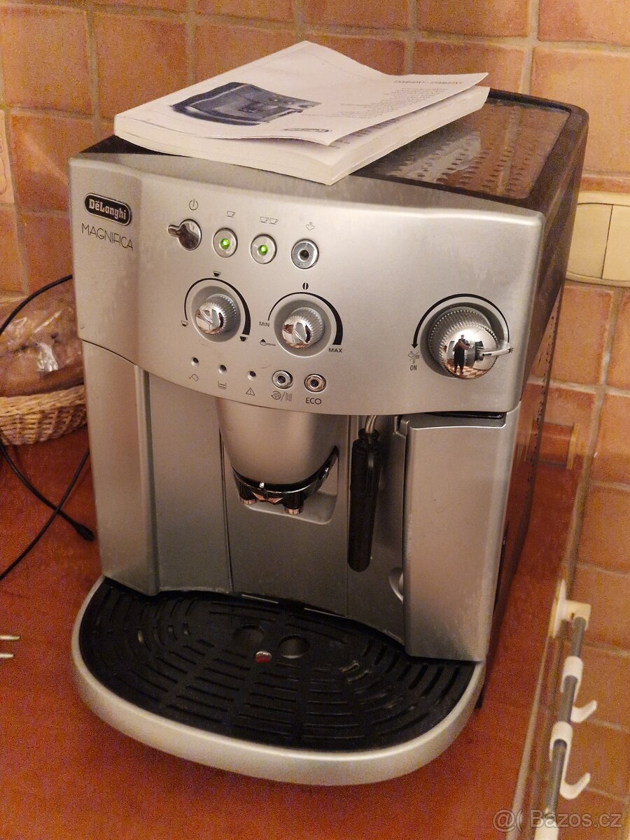 Kavovar DeLonghi Magnifica
