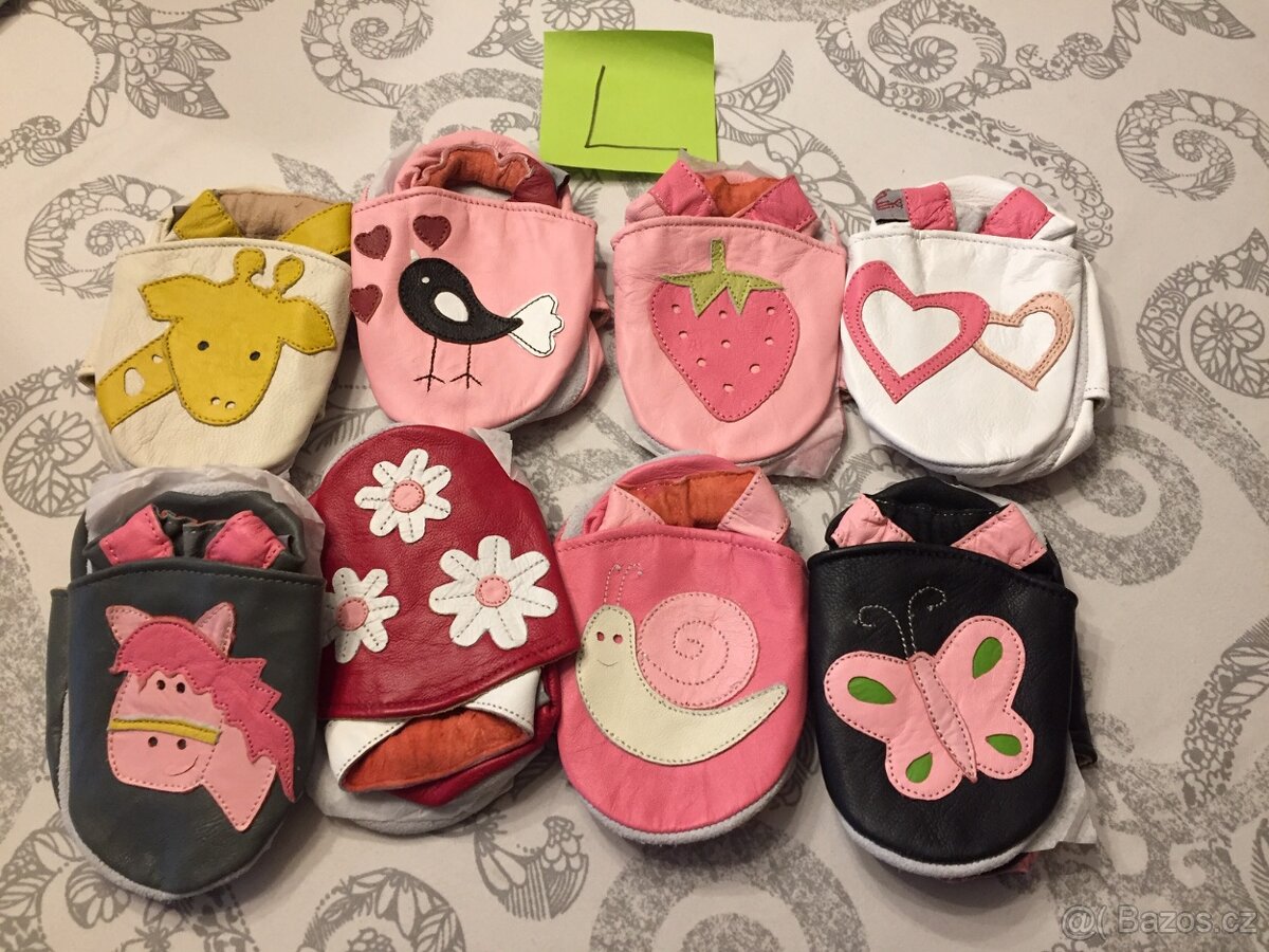 Obuv capáčky kůže vel. M, L, XL dívčí zn.Lilipuli