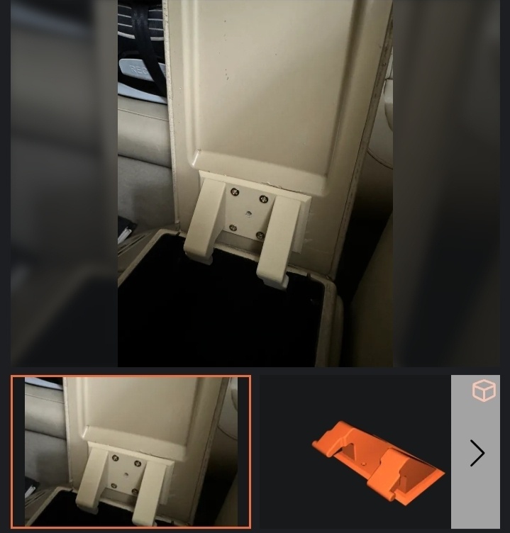 Oprava pantu středové konzole VW Golf.