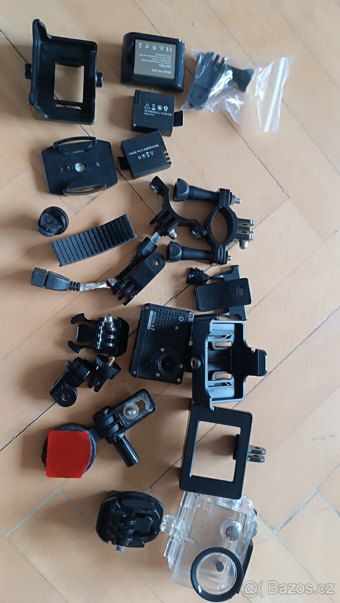 AKČNÍ KAMERU + MNOHA PŘÍSLUŠENSTVÍ