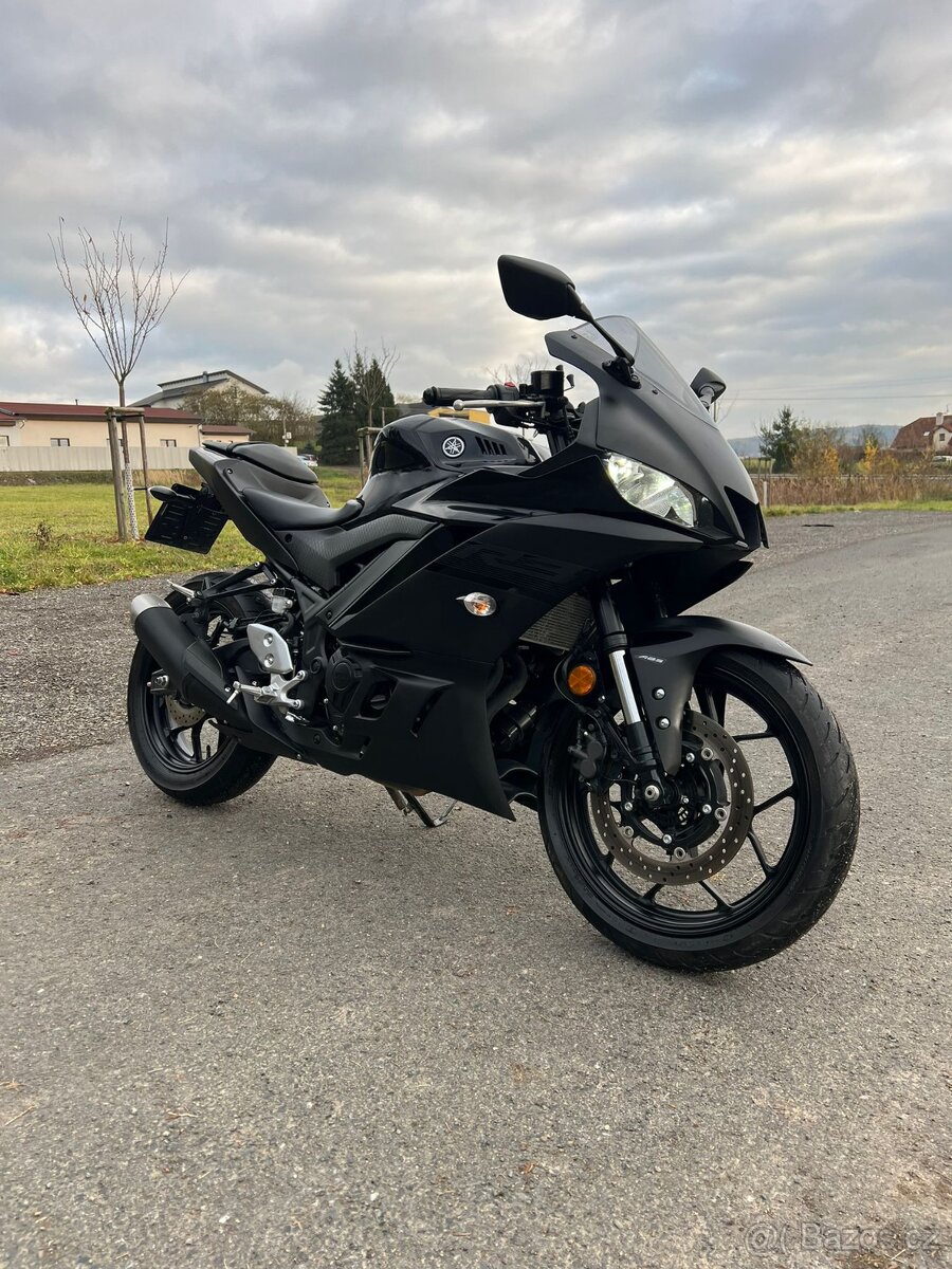 Prodám YAMAHA YZF-R3 2021