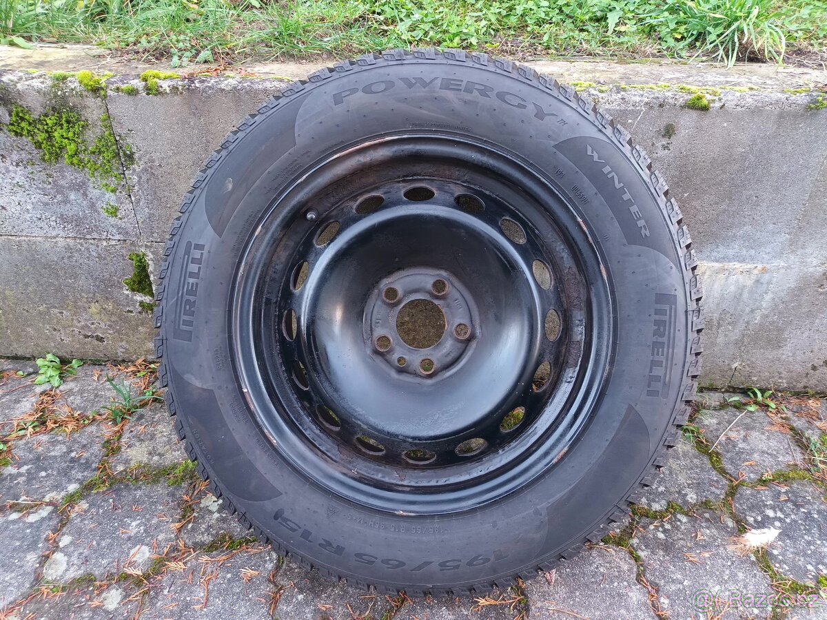 Zimní komplet kola Alfa Romeo 147 195/65 R15