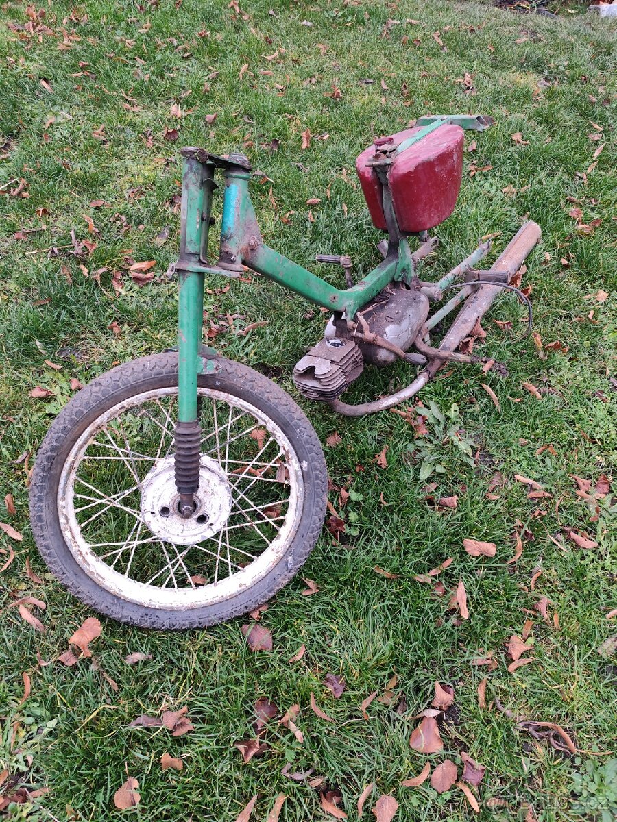 Jawa pionýr 21 torzo na díly