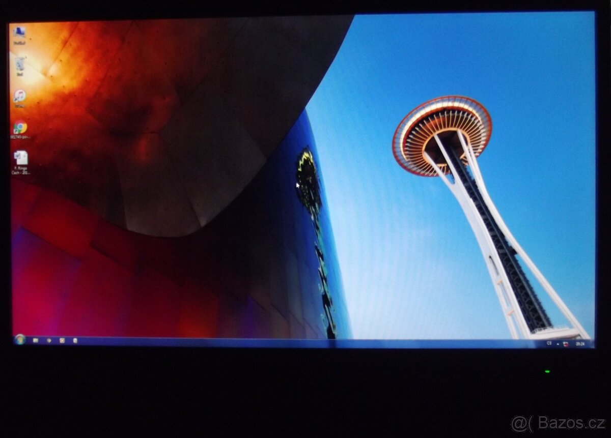 Velký Benq 24" monitor