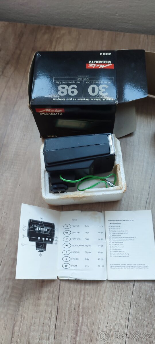 Prodám fotoaparát Zenit-E + objektiv + blesk