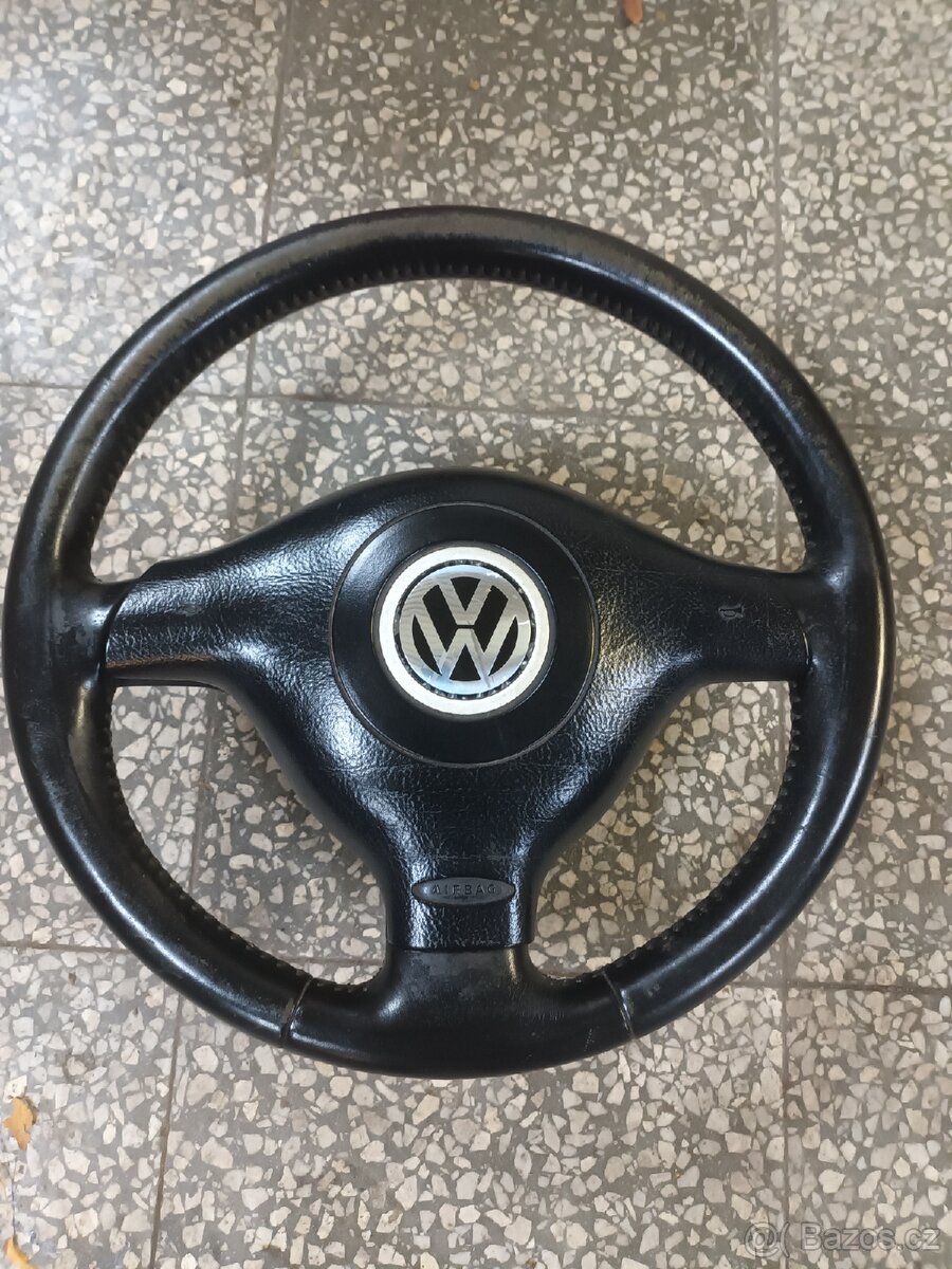 Tříramenný volant Volkswagen
