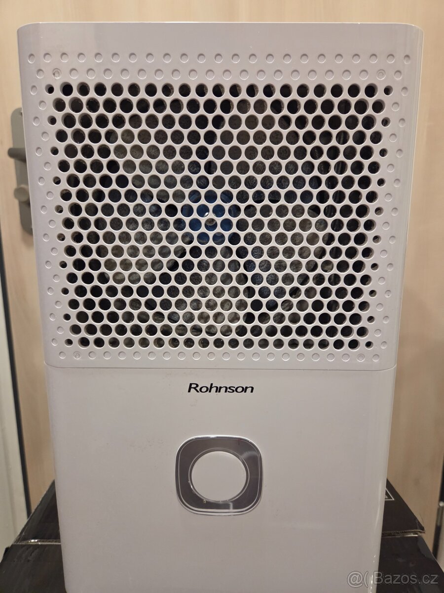 Odvlhčovač Rohnson.