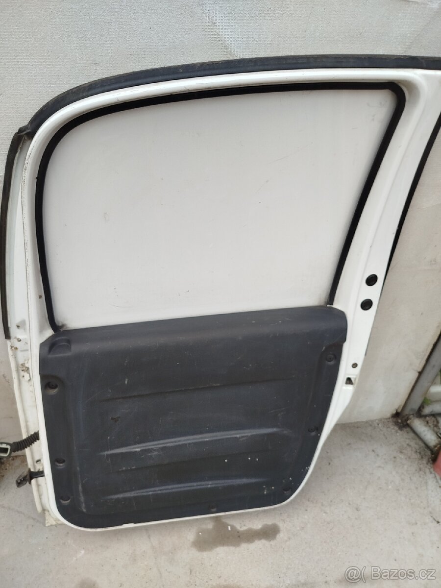 Levý dveře, škoda praktik