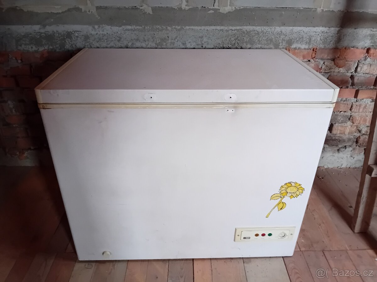 Pultový mrazák