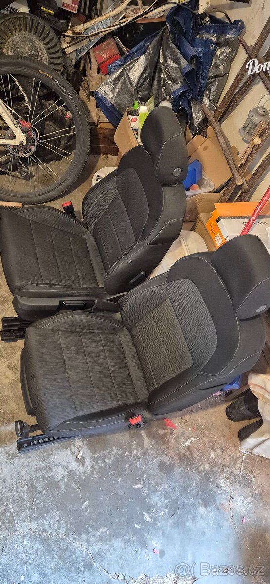 Sedačky Škoda Superb 3
