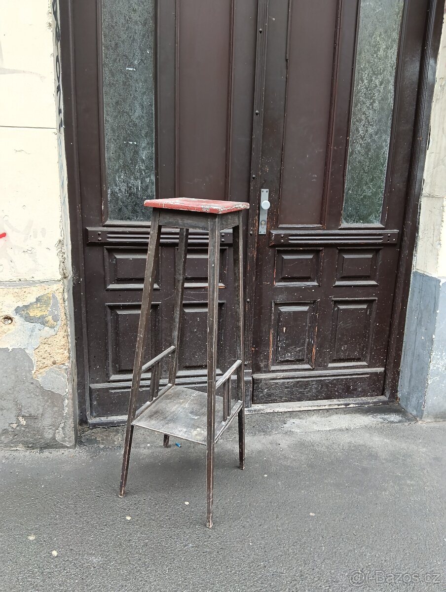 Podstavec na květiny