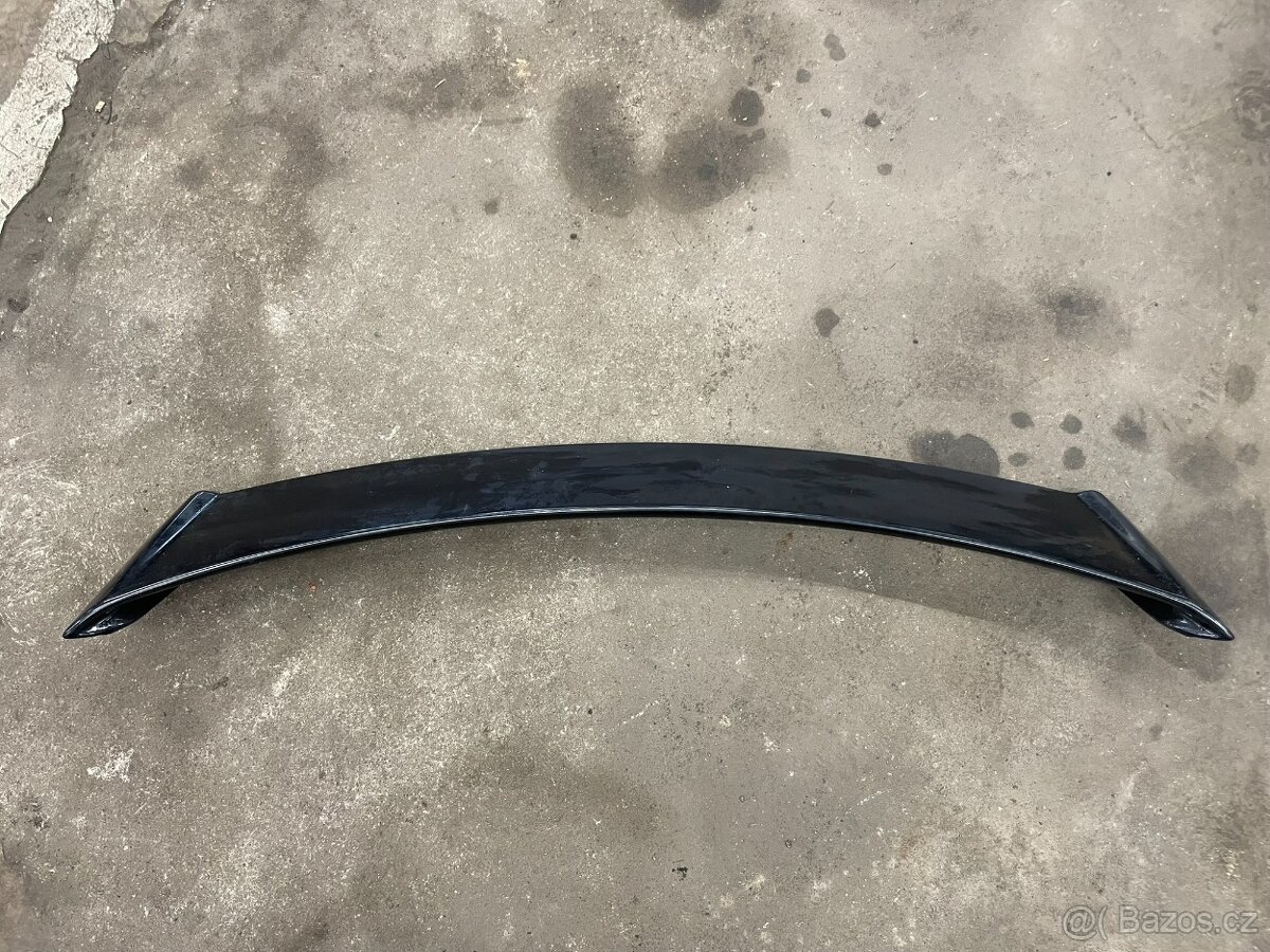 Škoda Octavia 2 RS křídlo