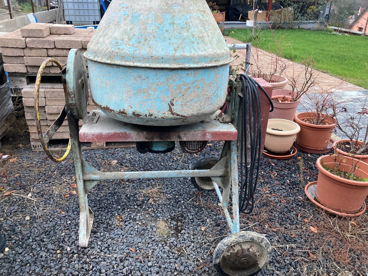 Stavební míchačka