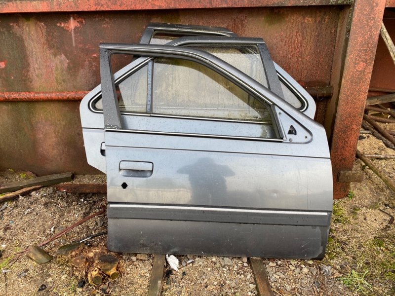 Dveře na Peugeot 405