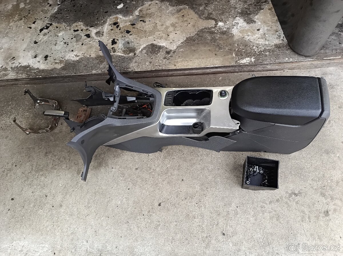 Středová konzole s loketní opěrkou orig.Ford C-Max 2003-2010
