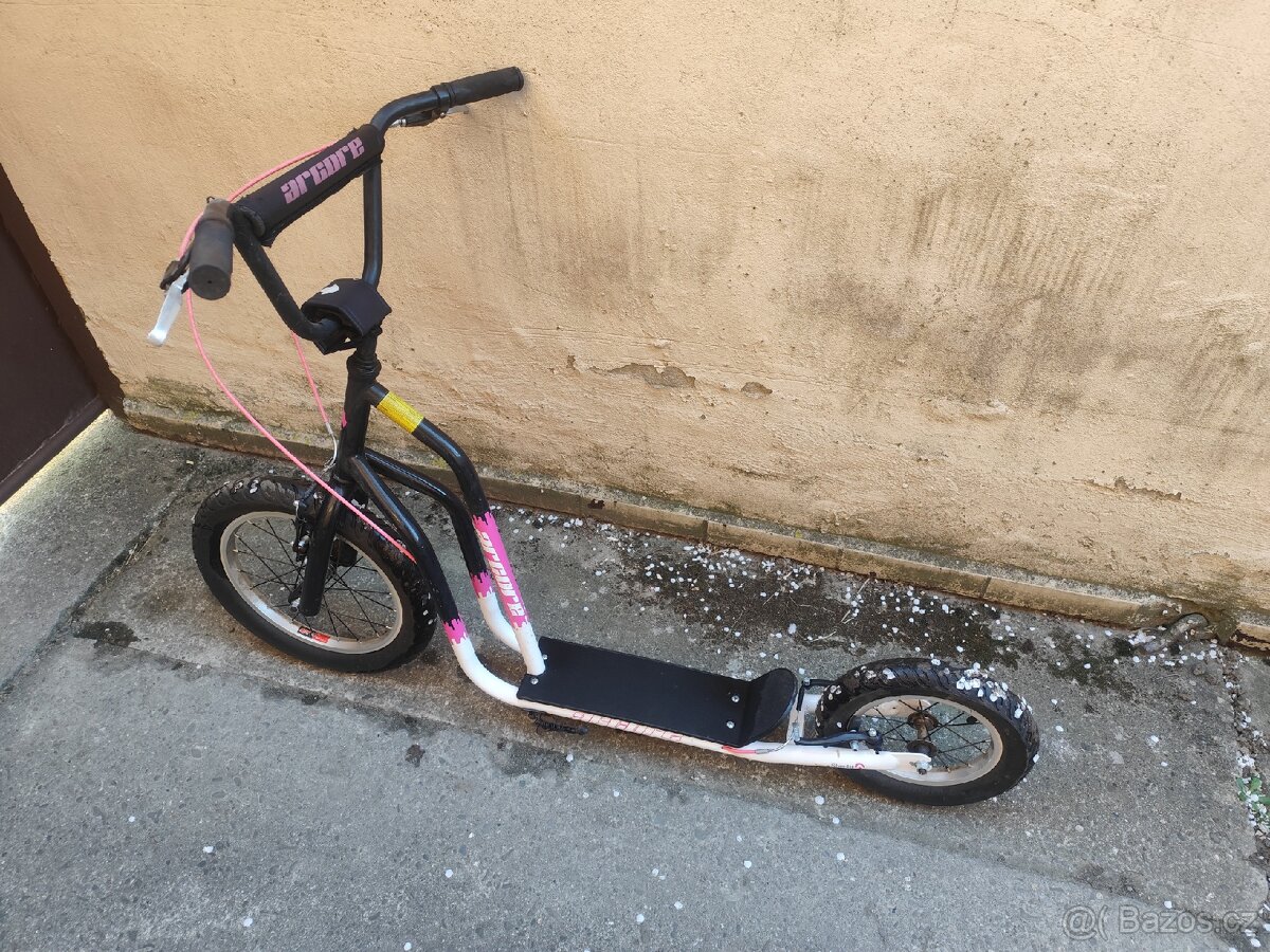 Dětská koloběžka