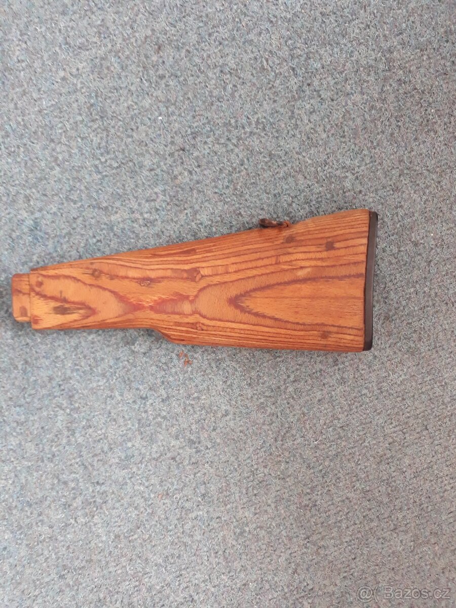originální dřevěná pažba  na AK - Kalašnikov