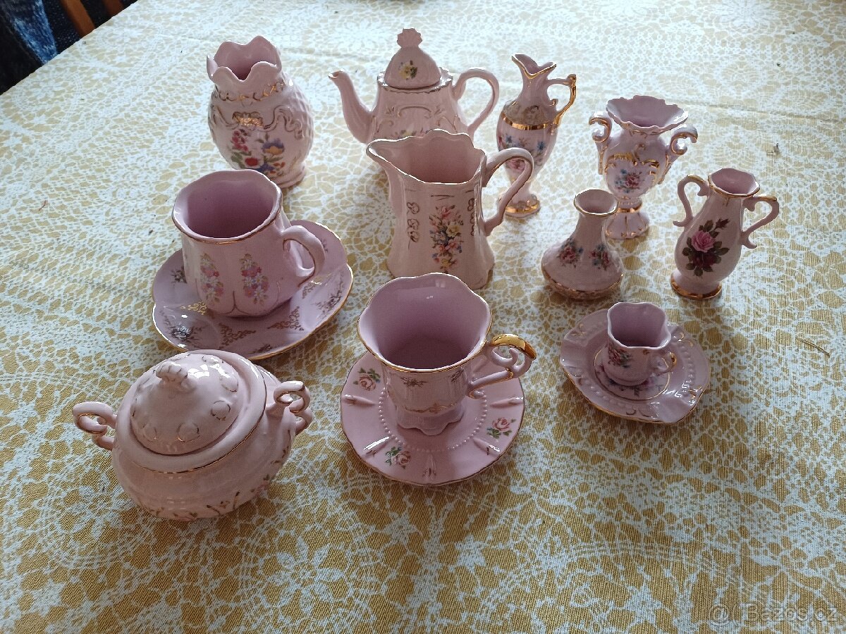 Růžový Karlovarský porcelán