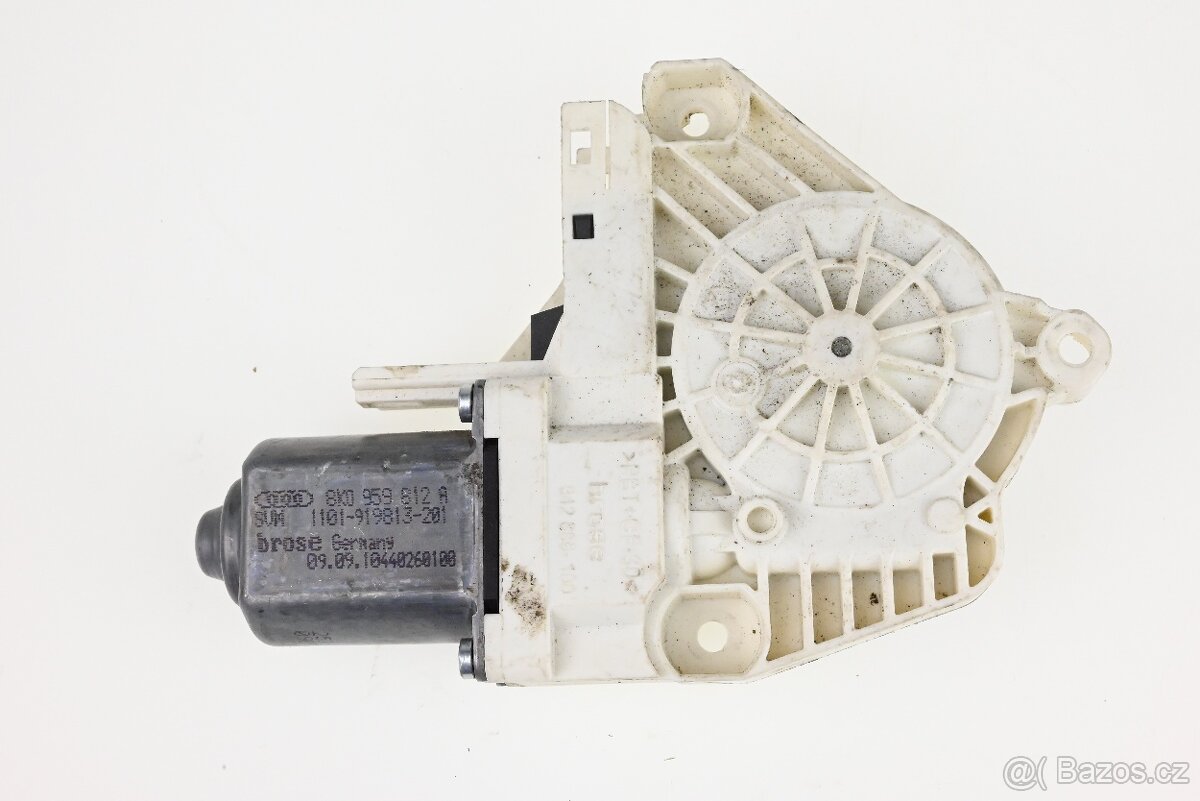Motor stahování okna Audi A4/A5/A7/Q5/Touareg – 8K0959812A