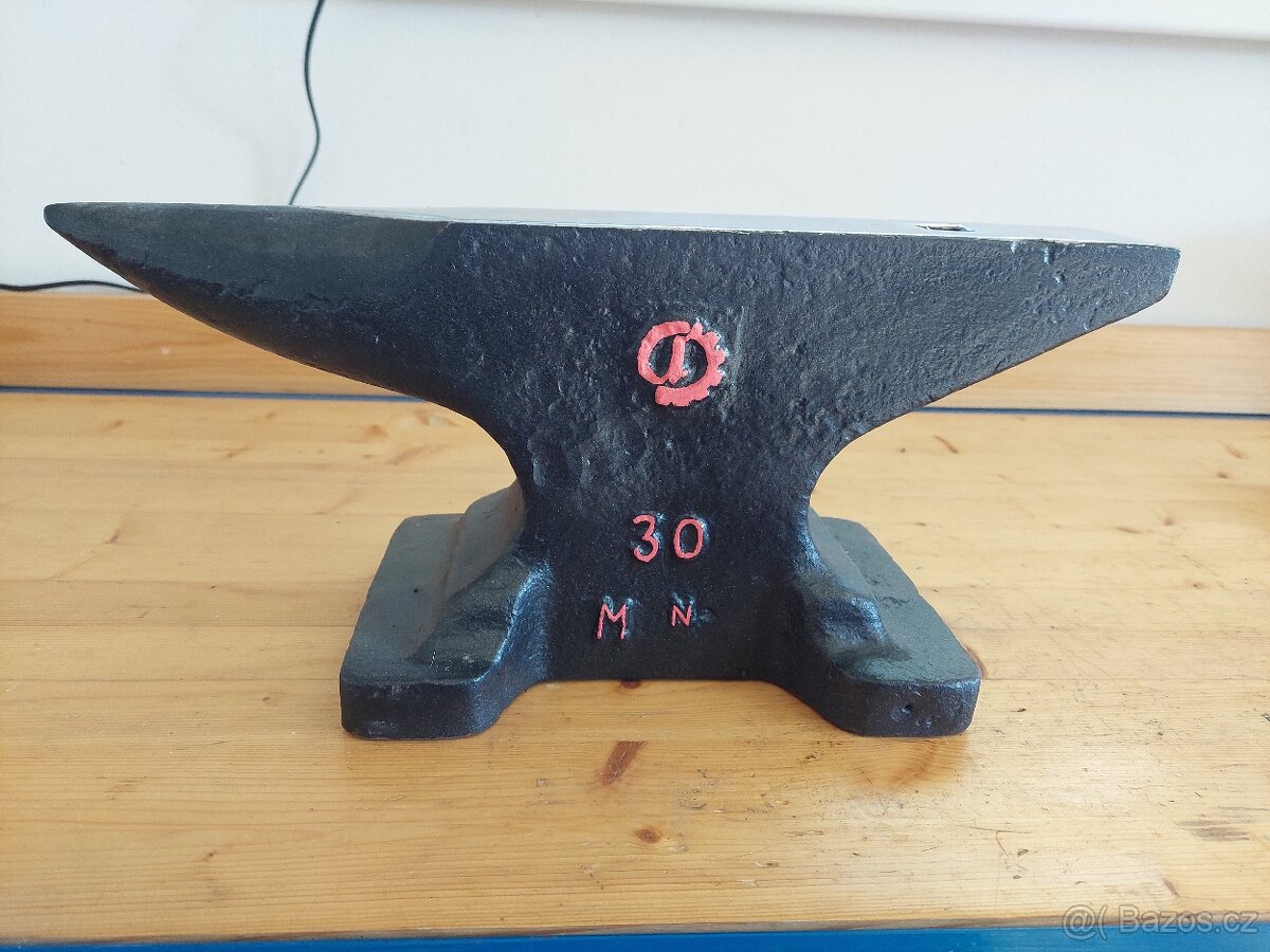 Kovářská kovadlina 30kg