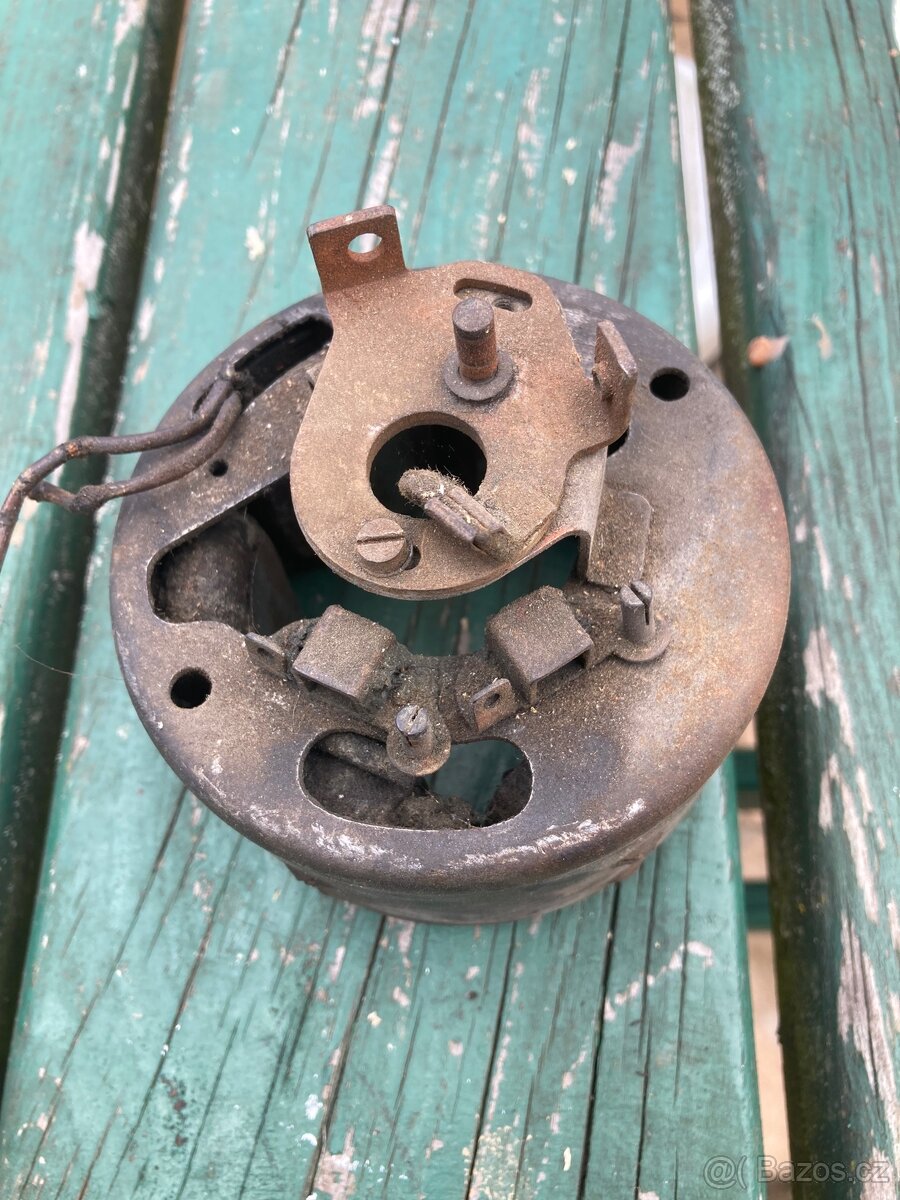Pérák stator