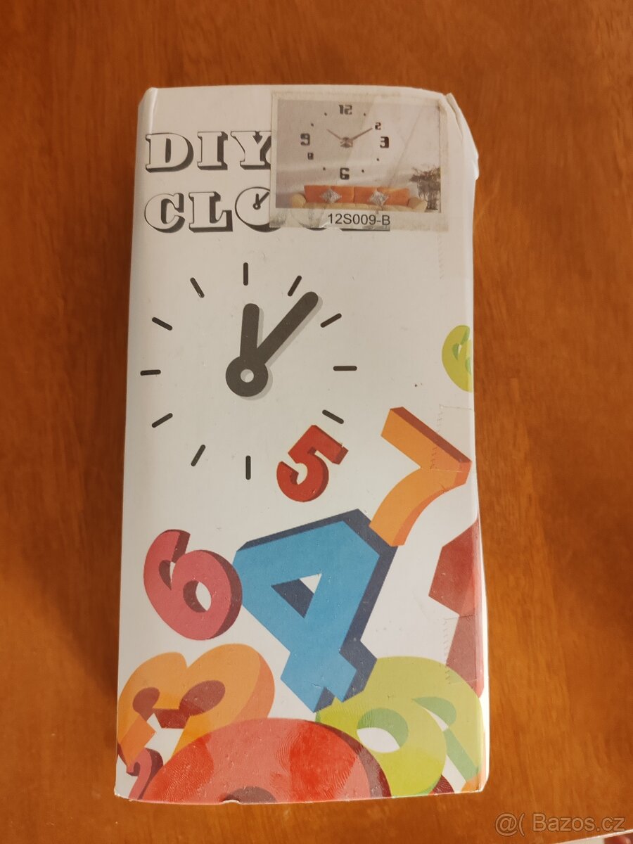 Nalepovací nástěnné hodiny