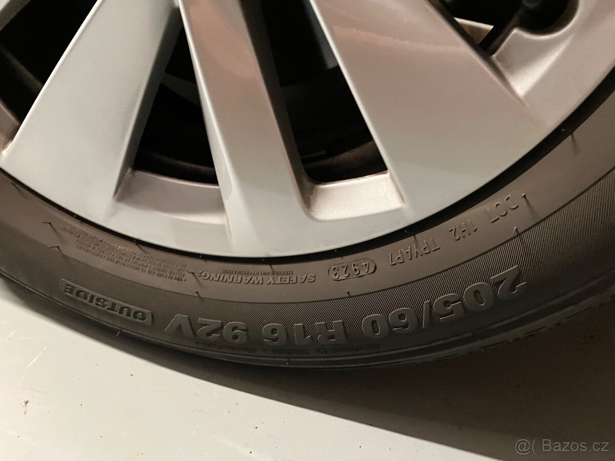 Letní pneumatiky 205 60 R16 92H z nového vozu