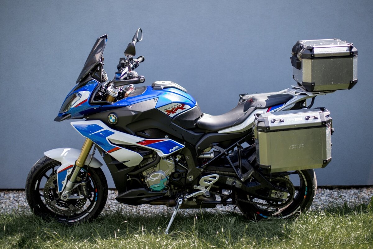 Pronájem motocyklu BMW S1000XR