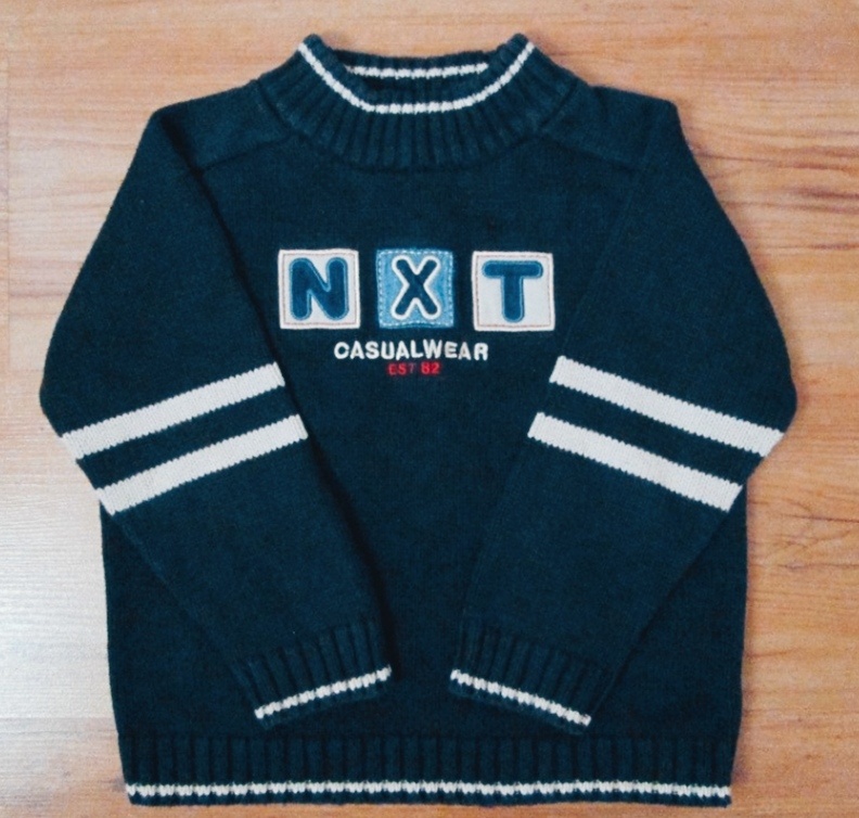 Svetr Next