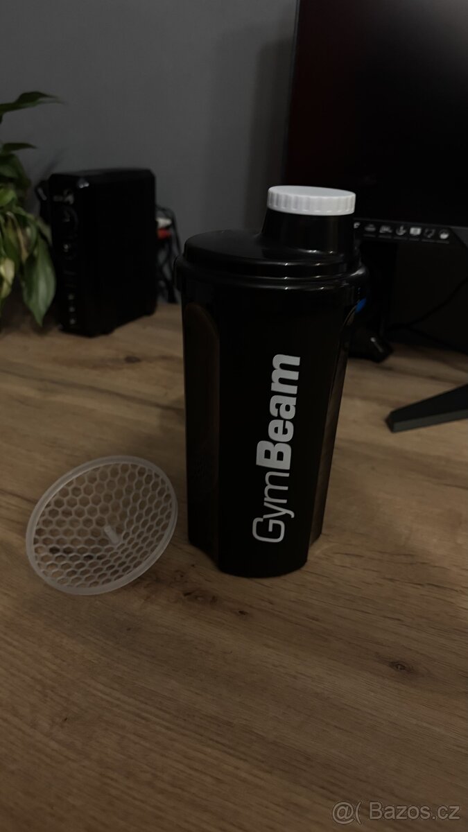 Gymbeam shaker