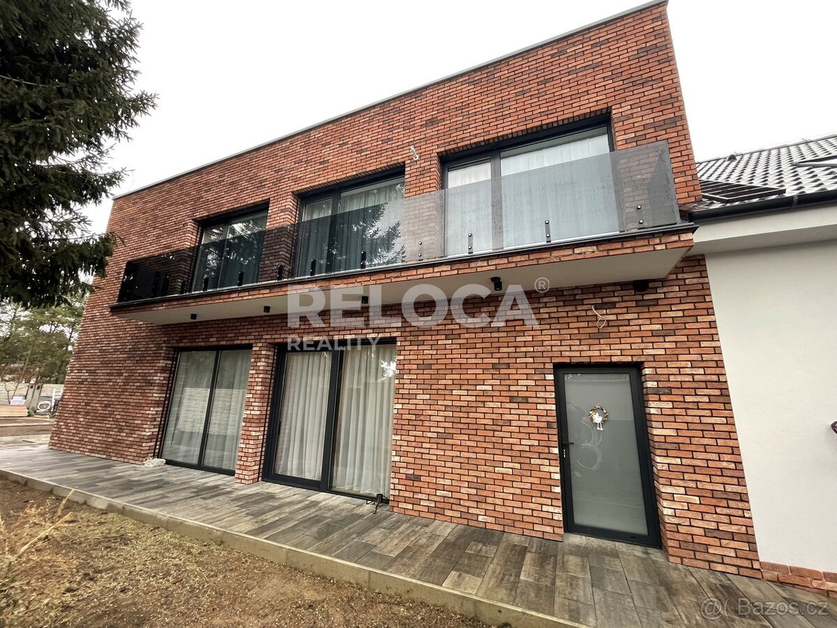 Dvojdům, novostavba a rekonstruovaný RD, 2x 200m2, pozemek 7