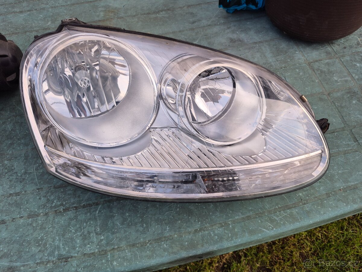 Přední světla vw golf 5