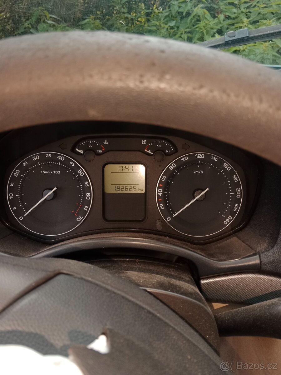 Škoda Octavia 2 1.6 MPI r.v. 2006 bouraná
