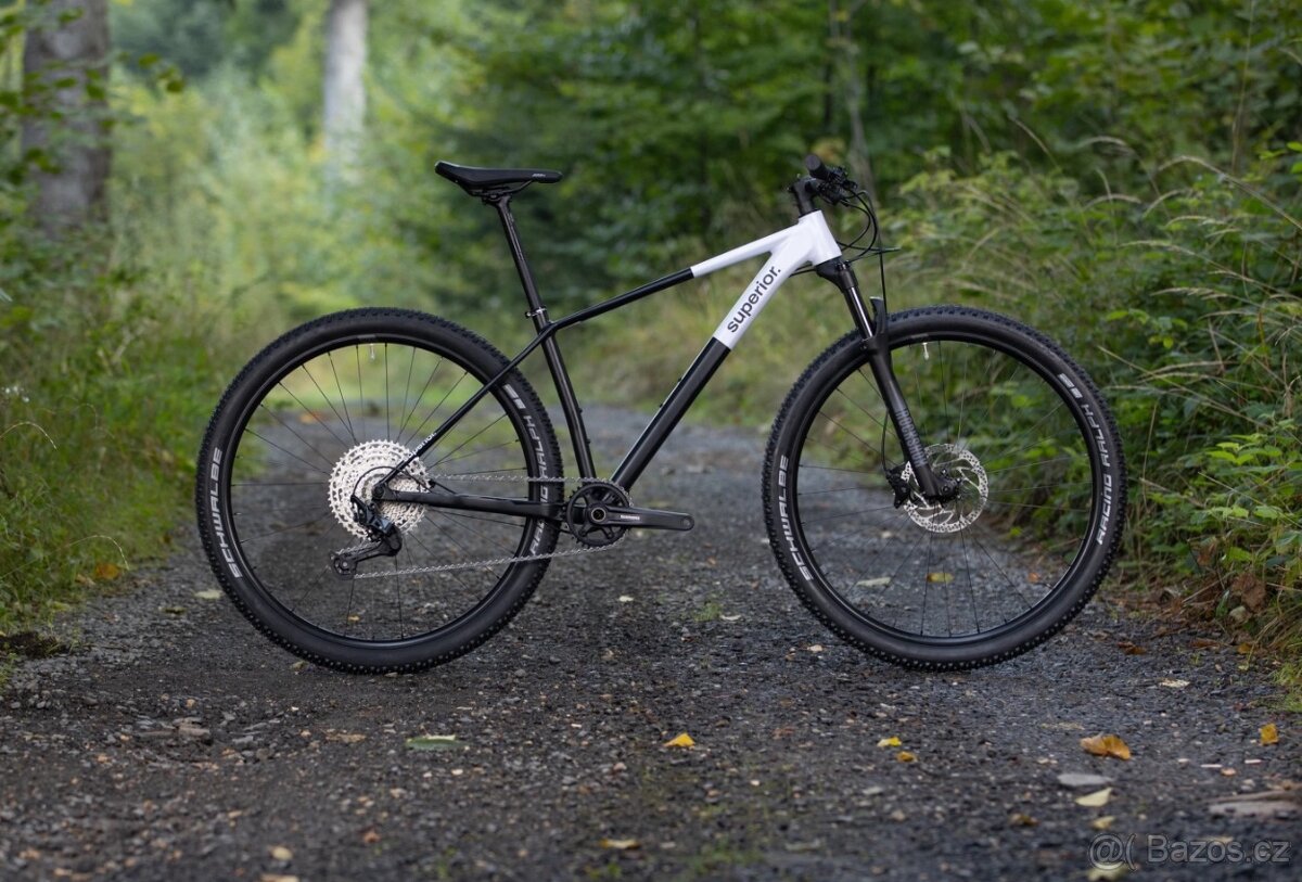 SUPERIOR XP 6.2 / Matte black/ White, 2025 velikostí XL