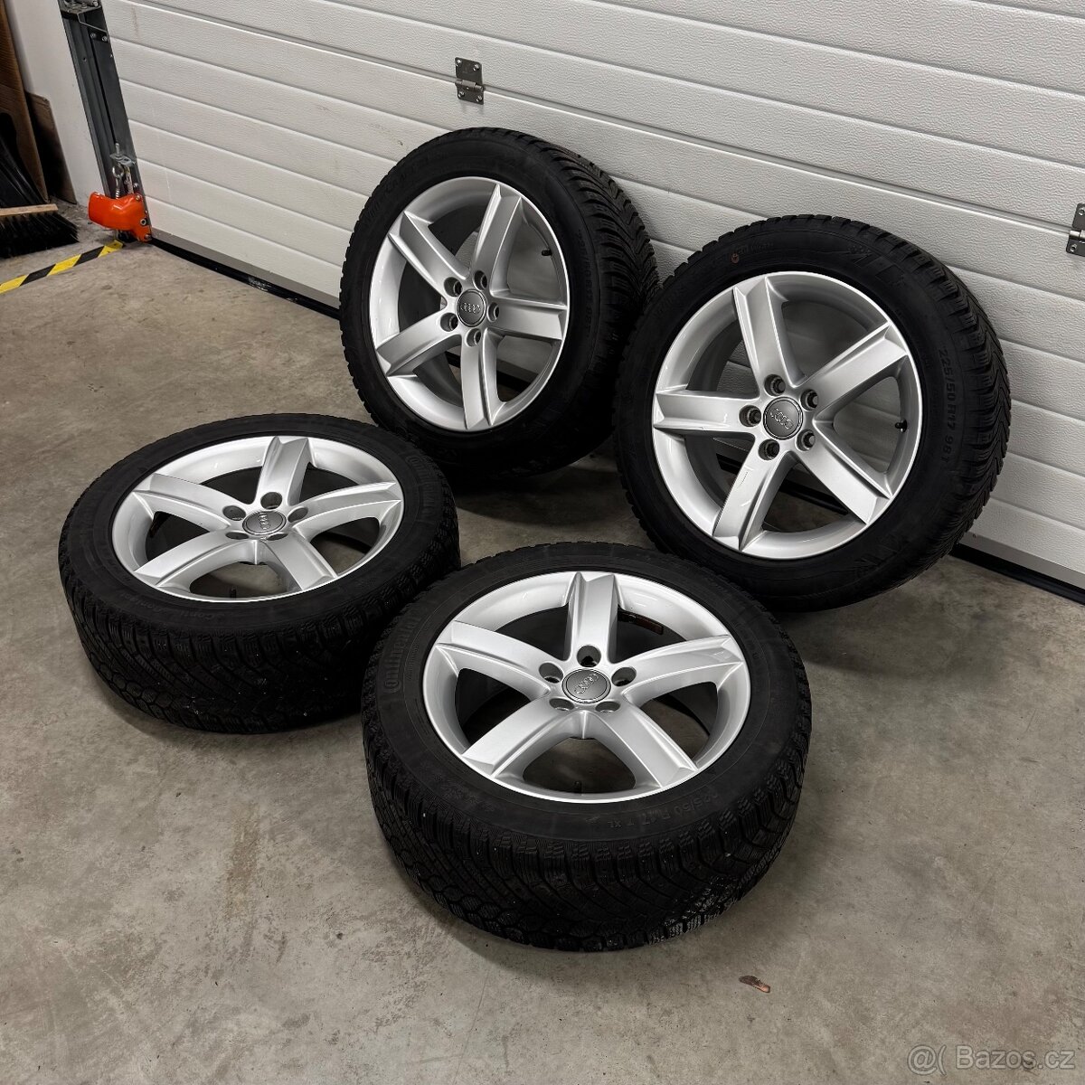 Alu kola Audi 225/50 R17, zimní pneu Kumho 2x 8mm, 2x 4mm